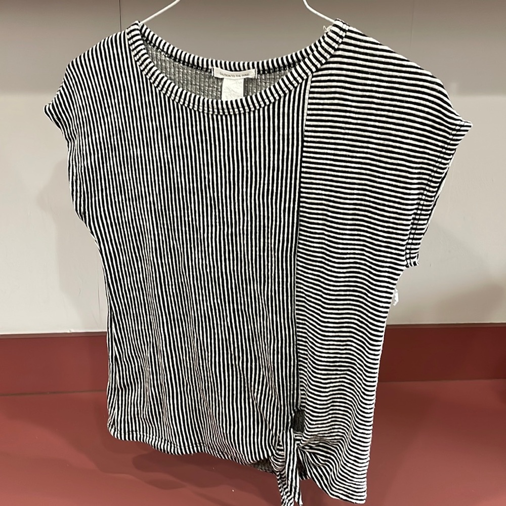 Black and white caution to the wind short sleeve top size small
